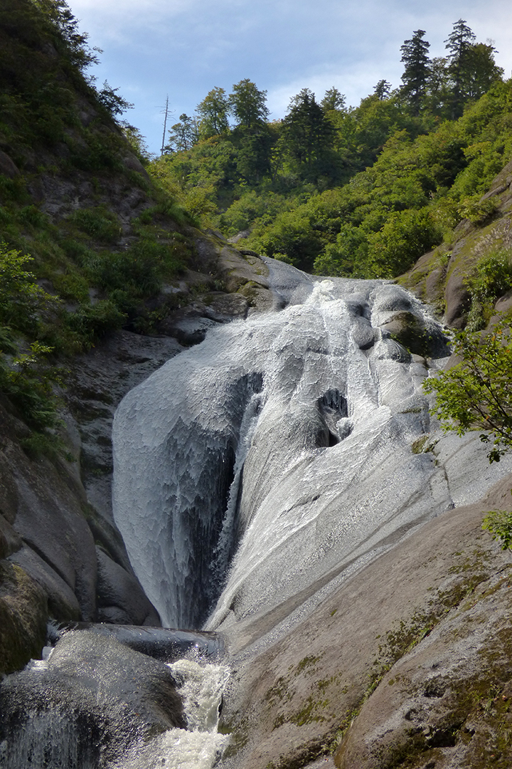 秋田県森吉 桃洞の滝